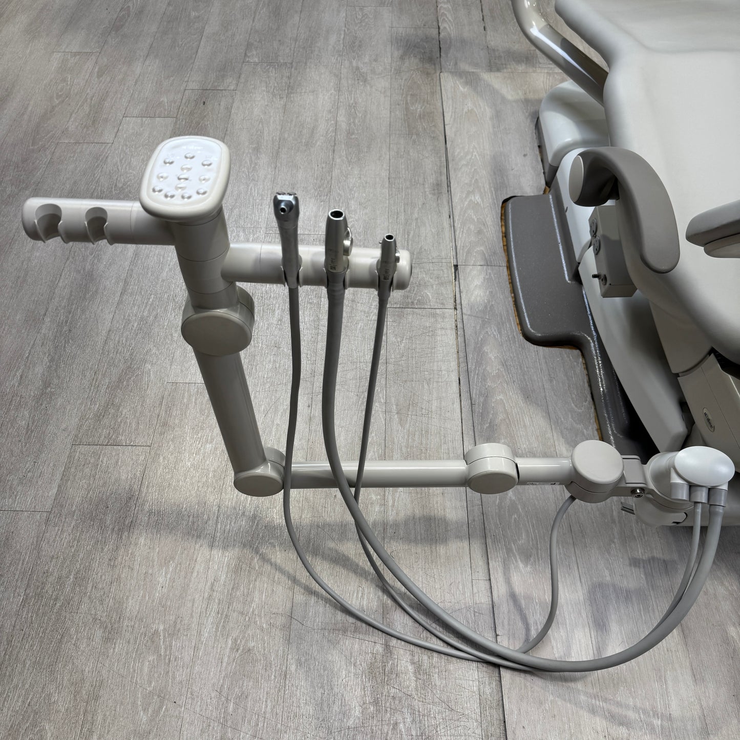 A‑dec 511R/532R Dental Chair Package